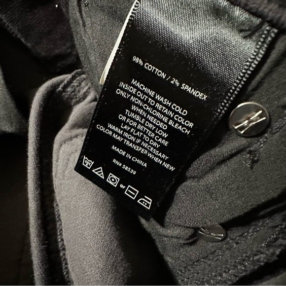 Kut from the Kloth Diana Skinny black corduroy pants size 2 - Picture 3 of 5